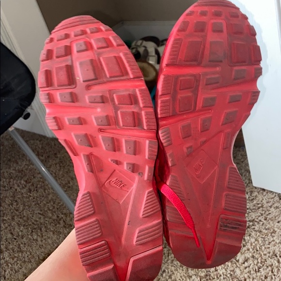 Nike Huaraches - Picture 2 of 4